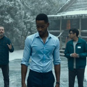 Escape Room: Tyler Labine, Jay Ellis, Logan Miller, and Nik Dodani in una scena del film