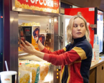 Captain Marvel: Brie Larson vende pop-corn per promuovere il film!