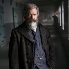 Il professore e il pazzo: Mel Gibson in una sequenza del film