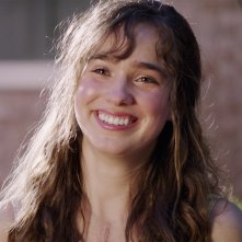 A un metro da te: un primo piano di Haley Lu Richardson