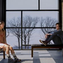 A un metro da te: Haley Lu Richardson con Cole Sprouse in una scena