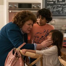 Instant Family: Margo Martindale, Gustavo Quiroz, Julianna Gamiz in una scena