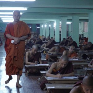 Il Venerabile W.: una scena del documentario