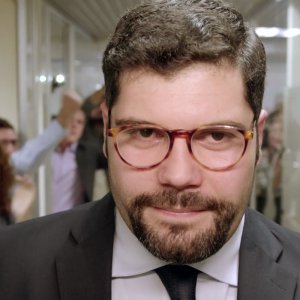 L'eroe: Salvatore Esposito in una scena