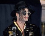 Michael Jackson: il Museo dei Bambini di Indianapolis rimuove guanti e cappello del divo dalla collezione