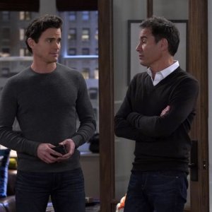 Will & Grace: Matt Bomer ed Eric McCormack in una foto della decima stagione