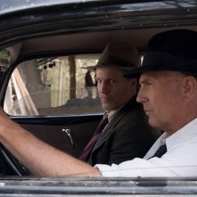 Highwaymen - L'ultima Imboscata: Kevin Costner con  Woody Harrelson in una scena