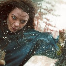 Hanna: Esme Creed-Miles in una scena d'azione