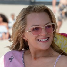 Noi: un primo piano di Elizabeth Moss