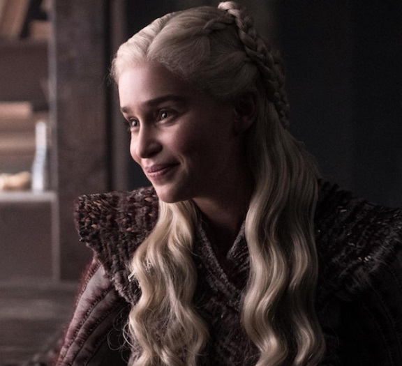 Game Of Thrones Final Season 8 Photos Daenerys Smiling