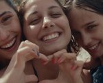 Likemeback, la recensione: l'amicizia tra ragazze nell'era dei social media