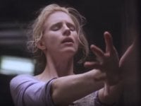 The OA e Suburra: l'origine dei 5 movimenti nel divertente video Netflix!