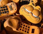 Garfield e i telefoni a forma di gatto spiaggiati in Francia: risolto un mistero anni '80