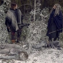 The Walking Dead: Norman Reedus e Khary Payton in una scena dell'episodio La Tempesta