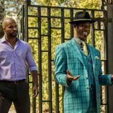 American Gods: Ricky Whittle e Orlando Jones nell'episodio The Greatest Story Ever Told