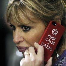 Alessandra Mussolini al telefono