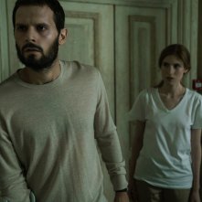 Osmosis: Agathe Bonitzer, Hugo Becker in una scena della serie