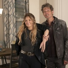 Santa Clarita Diet: una foto dei protagonisti tratta dalla terza stagione
