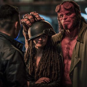Hellboy: una scena con Sasha Lane e David Harbour