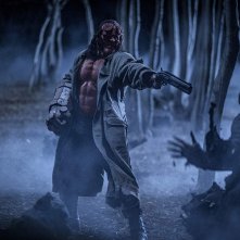 Hellboy: David Harbour in una scena d'azione del film