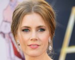 Amy Adams nel film di Ron Howard Hillbilly Elegy, prodotto da Netflix