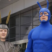 The Tick: Peter Serafinowicz e Griffin Newman nella seconda stagione