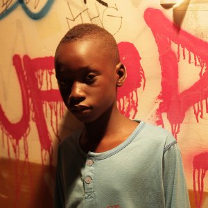 Go Home - A casa loro: una sequenza del film