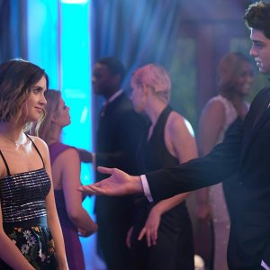 The Perfect Date: Laura Marano, Noah Centineo in una scena