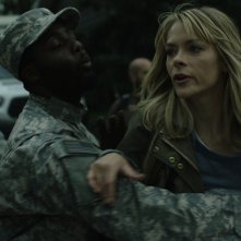 Black Summer: Jaime King durante una scena della serie horror