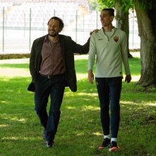 Il Campione: Stefano Accorsi e Andrea Carpenzano in una scena del film