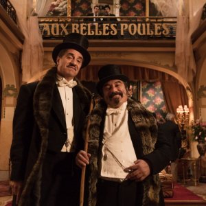 Cyrano Mon Amour:  Simon Abkarian, Marc Andréoni in una scena del film