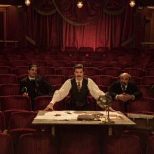 Cyrano Mon Amour: Simon Abkarian, Marc Andréoni, Thomas Solivérès in una scena del film