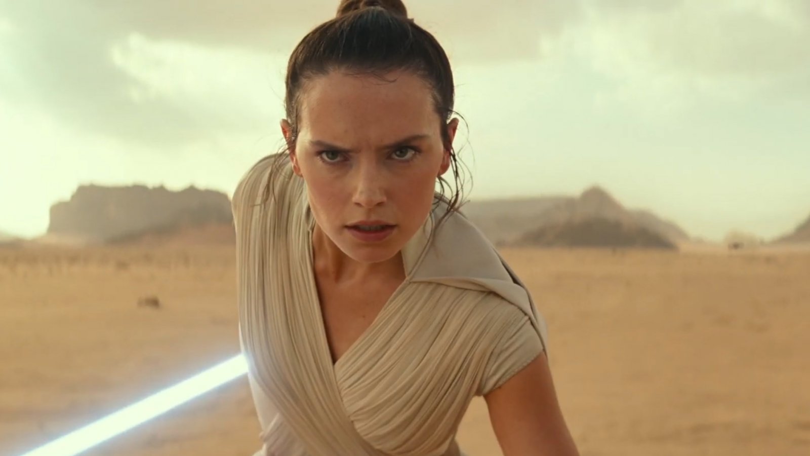 Star Wars, Daisy Ridley commenta la scelta di far diventare Rey nipote di Palpatine: 'Non è dipeso da me'