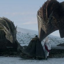 Il trono di spade: Kit Harington con Emilia Clarke nella premiere di stagione, Winterfell