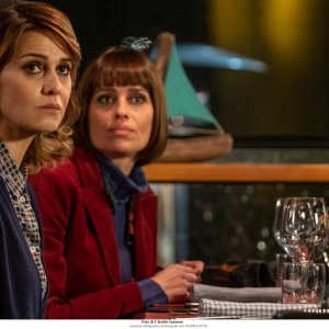 Ma cosa ci dice il cervello: Paola Cortellesi e Claudia Pandolfi in una scena