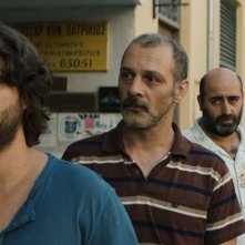 Torna a casa Jimi! 10 cose da non fare quando perdi il tuo cane a Cipro: una scena con Adam Bousdoukos