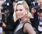 Charlize Theron: “Mio figlio Jackson in realtà è una bambina e a me va bene così”