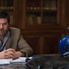 Non sono un assassino: Edoardo Pesce durante una scena del film