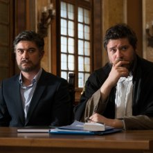 Non sono un assassino: Edoardo Pesce e Riccardo Scamarcio in  una scena del film