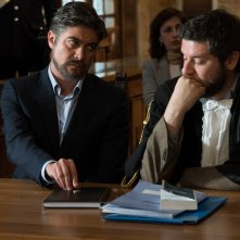 Non sono un assassino: Riccardo Scamarcio con Edoardo Pesce in una scena del film