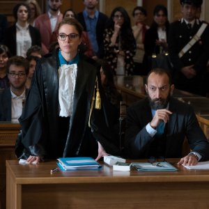 Non sono un assassino: Vincenzo De Michele e Claudia Gerini in una scena del film