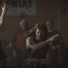 Un'altra vita - Mug: Mateusz Kosciukiewicz e Malgorzata Gorol in una scena del film