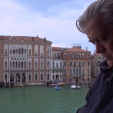 The Brink - Sull'orlo dell'abisso: Stephen K. Bannon a Venezia