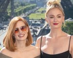 X-Men: Dark Phoenix, Sophie Turner e Jessica Chastain a Parigi, tra passi di danza e sorrisi