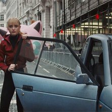 Detective Pikachu: una scena con Kathryn Newton