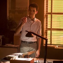 Detective Pikachu: Justice Smith durante una scena