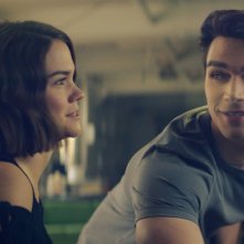 The Last Summer: Maia Mitchell e K.J. Apa in una scena