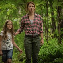 Pet Sematary: Amy Seimetz e Jeté Laurence in una scena del film