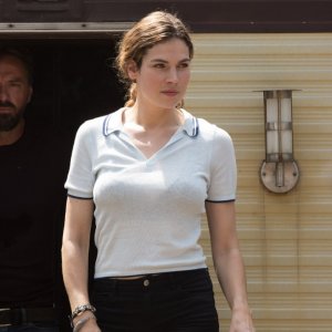 Undercover: sullo sfondoTom Waes, Anna Drijver in primo piano