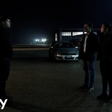 Gomorra La Serie: Salvatore Esposito e Cristiana Dell'Anna in una scena del finale della quarta stagione